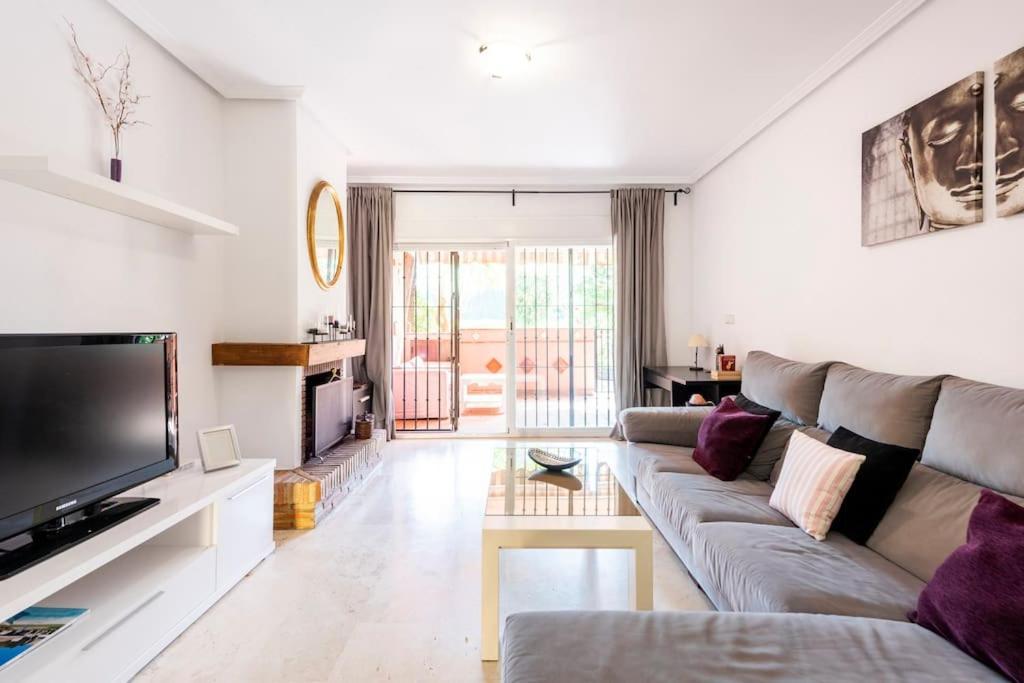 Apartamento En Marbella Guadalmina Primera Linea De Campo De Golf Los Cartujanos المظهر الخارجي الصورة
