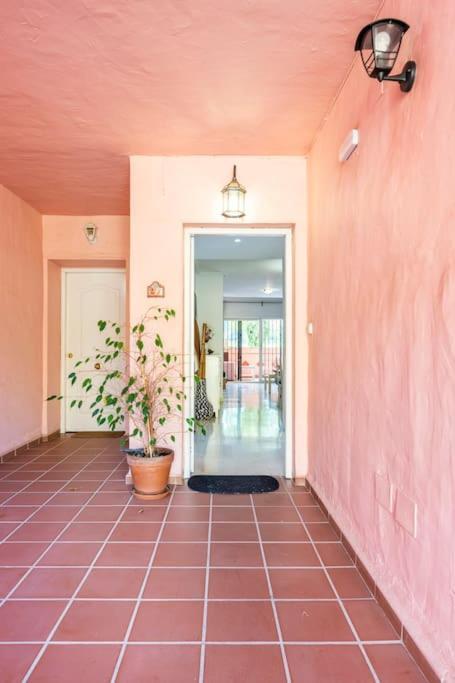 Apartamento En Marbella Guadalmina Primera Linea De Campo De Golf Los Cartujanos المظهر الخارجي الصورة